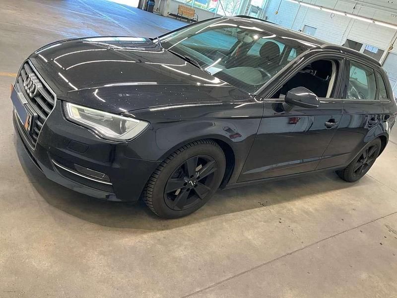 Schwarz Gebraucht 2014 Audi A3 Sportback Kombi | 11.000 € (Guter Preis) - Bild 1/4