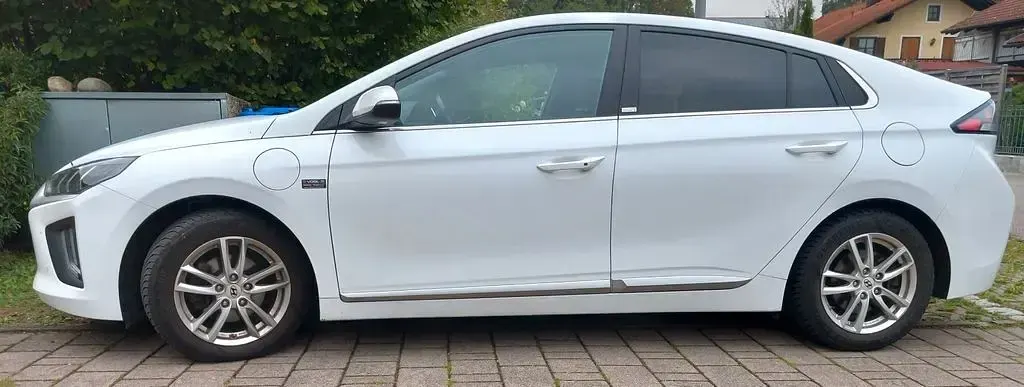 Gebraucht Hyundai Ioniq Prime 141 PS (103 kW) 2022 Weiß Kleinwagen