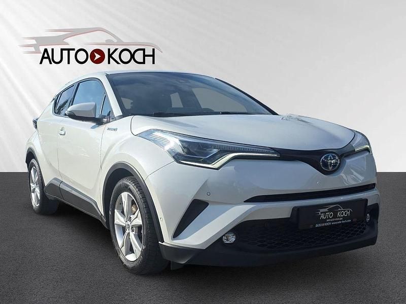 Weiß Gebraucht 2018 Toyota C-HR Team SUV | 18.390 € (Etwas zu teuer) - Bild 1/4