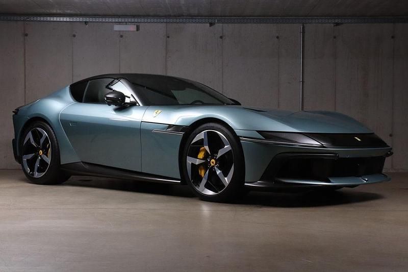 Neu Ferrari 12 Cilindri 829 PS (609 kW) 2025 Blau
