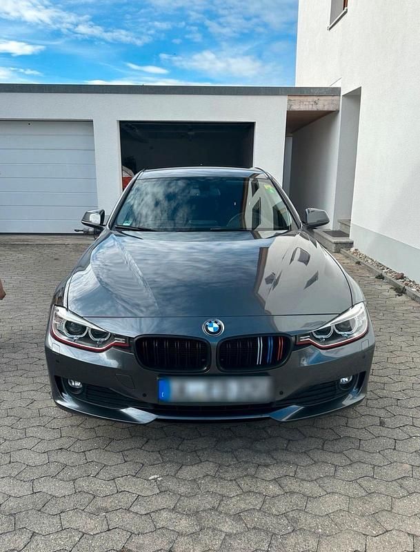 Gebraucht BMW 316 116 PS (85 kW) 2012 Grau Limousine