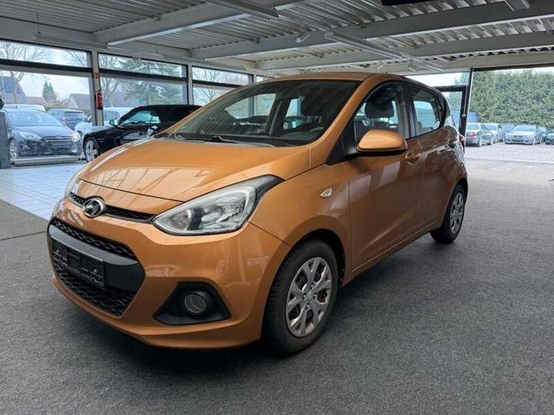 Gebraucht Hyundai i10 75 PS (55 kW) 2015 Gold Kleinwagen