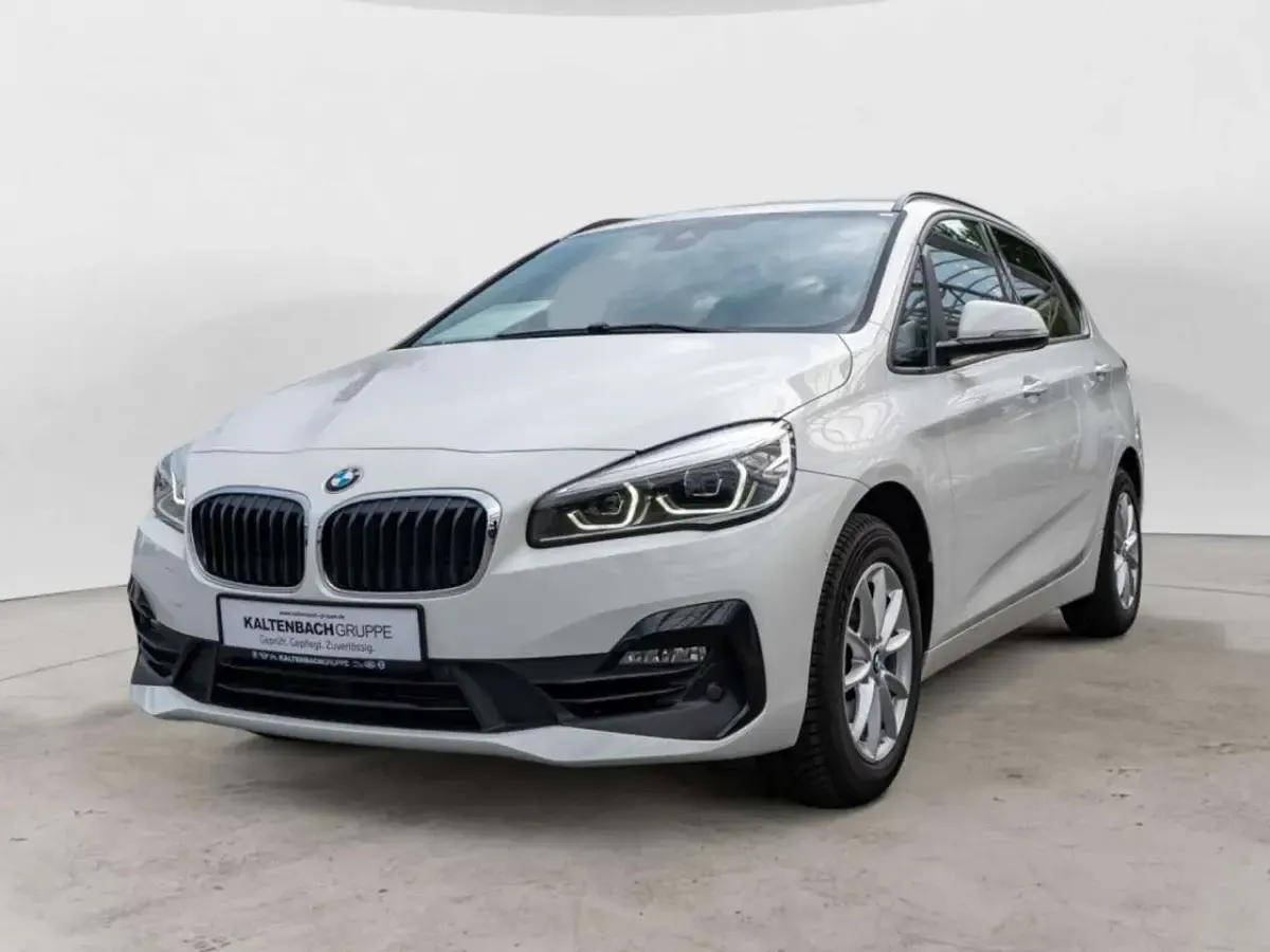Gebraucht BMW 216 Active Tourer Advantage 109 PS (80 kW) 2021 Weiß Van / Kleinbus