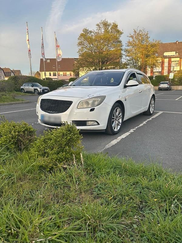 Gebraucht Opel Insignia 160 PS (117 kW) 2010 Weiß Kombi