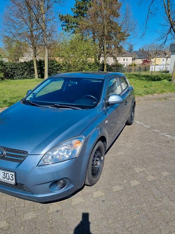 Gebraucht Kia ProCeed EX 126 PS (92 kW) 2009 Blau Kleinwagen
