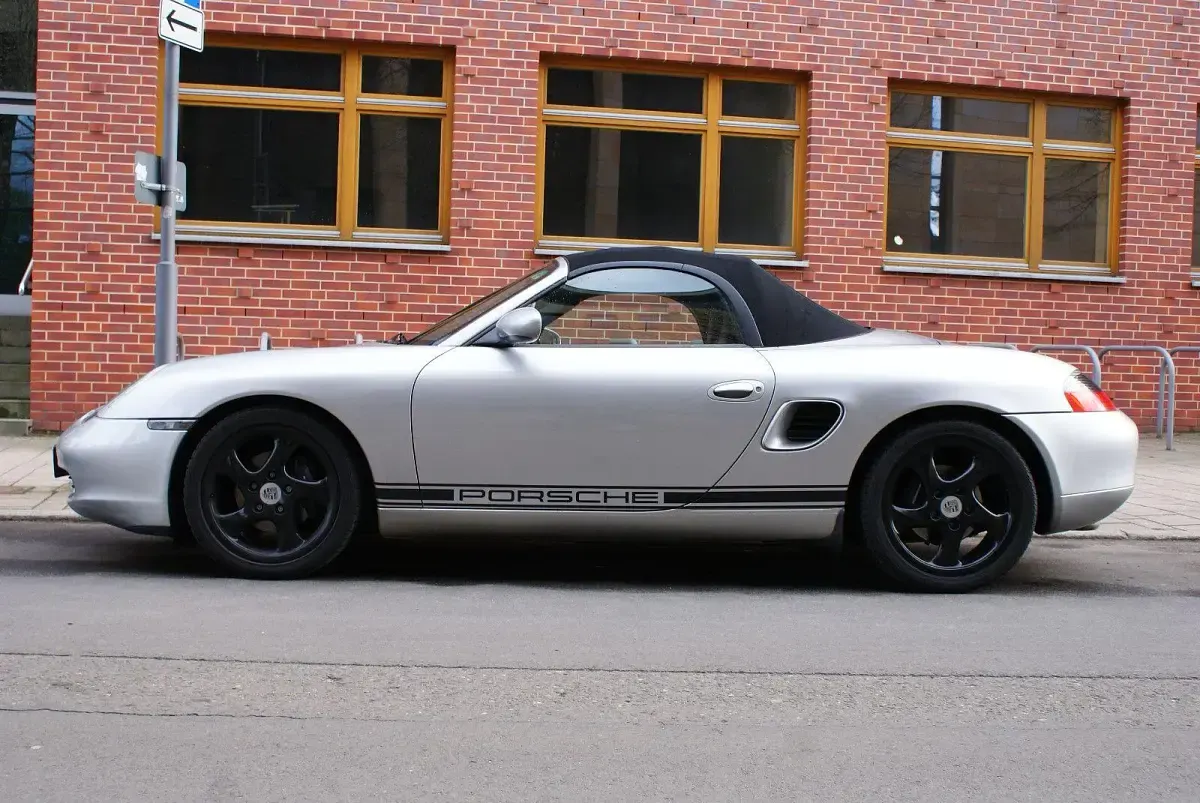 Gebraucht Porsche Boxster 220 PS (161 kW) 2002 Silber Cabrio