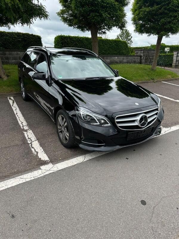 Schwarz Gebraucht 2014 Mercedes E400 Avantgarde Kombi | 11.900 € (Superpreis) - Bild 1/4