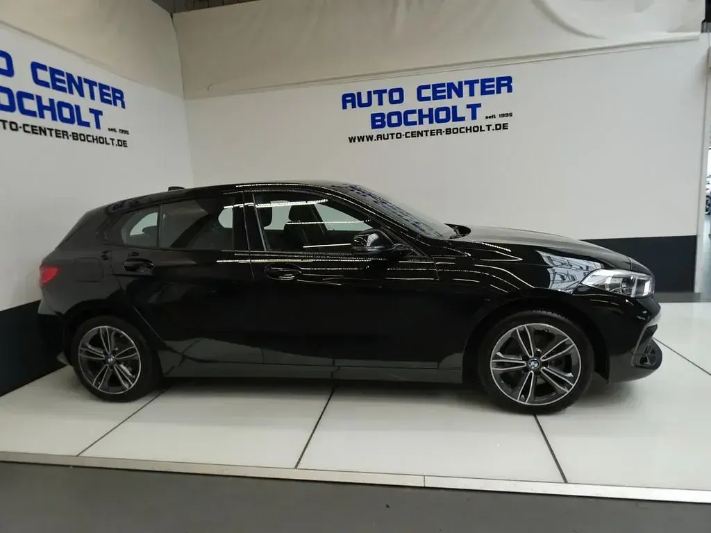 Gebraucht BMW 118 Sport Line 136 PS (100 kW) 2022 Schwarz Kleinwagen