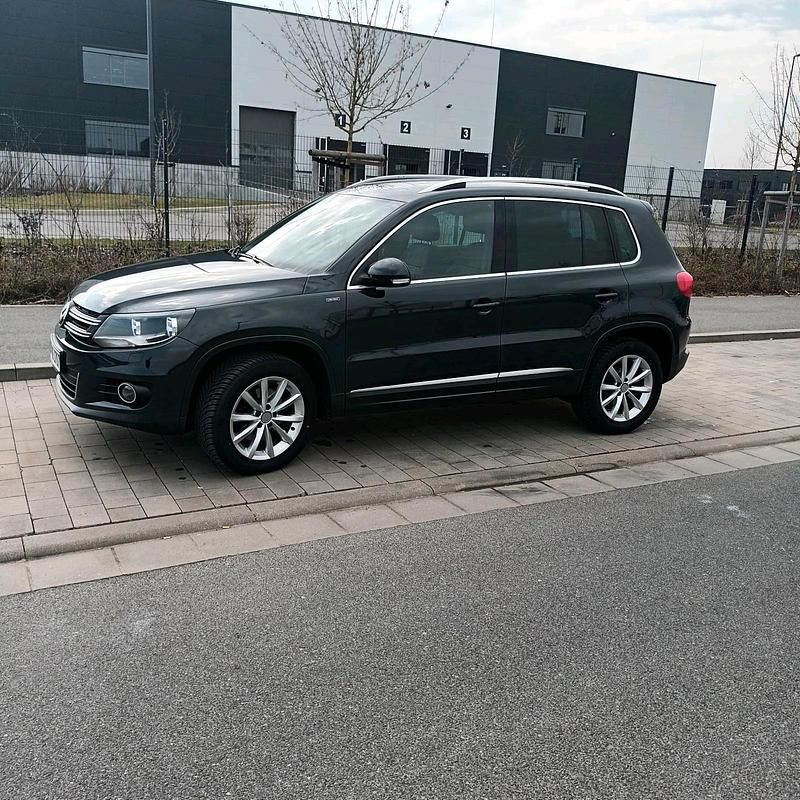 Gebraucht VW Tiguan LOUNGE 184 PS (135 kW) 2015 Grau SUV