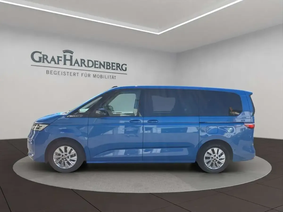 Gebraucht VW Multivan Life 150 PS (110 kW) 2025 Blau Van / Kleinbus