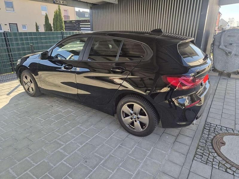 Gebraucht BMW 118 Advantage 136 PS (100 kW) 2022 Schwarz Kleinwagen