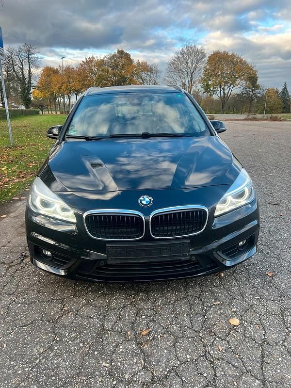 Schwarz Gebraucht 2017 BMW 218 Kombi | 10.900 € (Guter Preis) - Bild 1/4