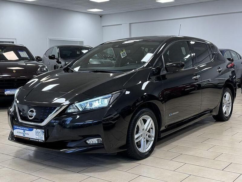 Schwarz Gebraucht 2020 Nissan Leaf 360º Kleinwagen | 10.900 € (Guter Preis) - Bild 1/4