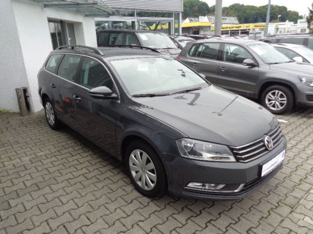 Gebraucht VW Passat 140 PS (102 kW) 2013 Grau Kombi