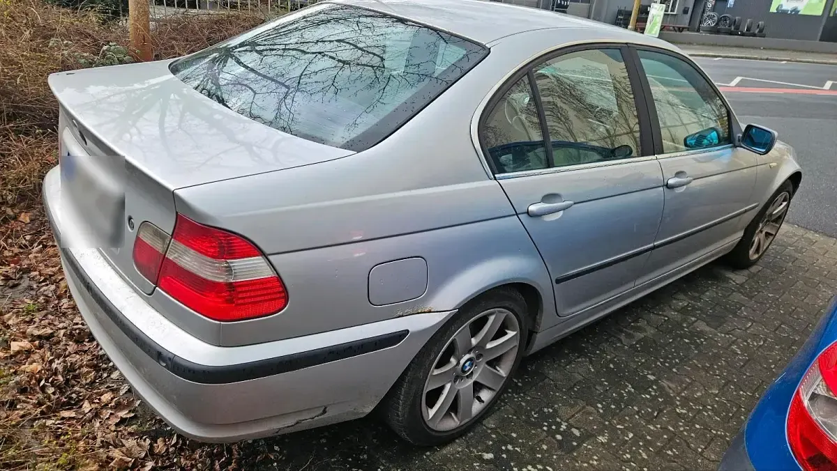 Gebraucht BMW 320 170 PS (125 kW) 2003 Silber Limousine