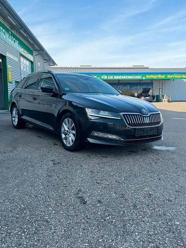Schwarz Gebraucht 2020 Skoda Superb Kombi | 15.499 € (Fairer Preis) - Bild 1/4