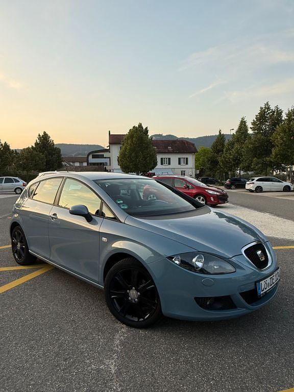 Blau Gebraucht 2008 Seat Leon Comfort Limousine | 4.500 € (Etwas zu teuer) - Bild 1/4