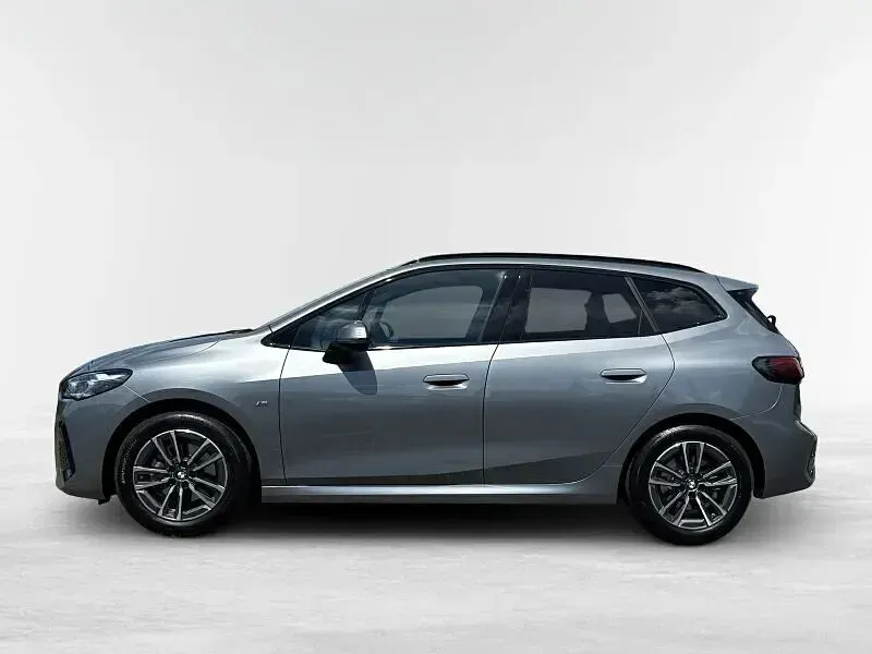 Gebraucht BMW 220 Active Tourer M Sport 156 PS (114 kW) 2025 Grau Van / Kleinbus