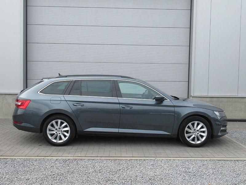 Gebraucht Skoda Superb 156 PS (114 kW) 2021 Grau Kombi