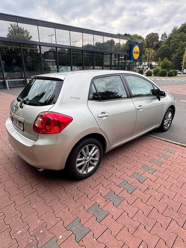 Gebraucht Toyota Auris Team 124 PS (91 kW) 2008 Andere farben Limousine