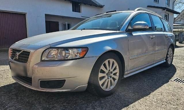 Silber Gebraucht 2010 Volvo V50 R-Design Kombi | 2.999 € - Bild 1/4
