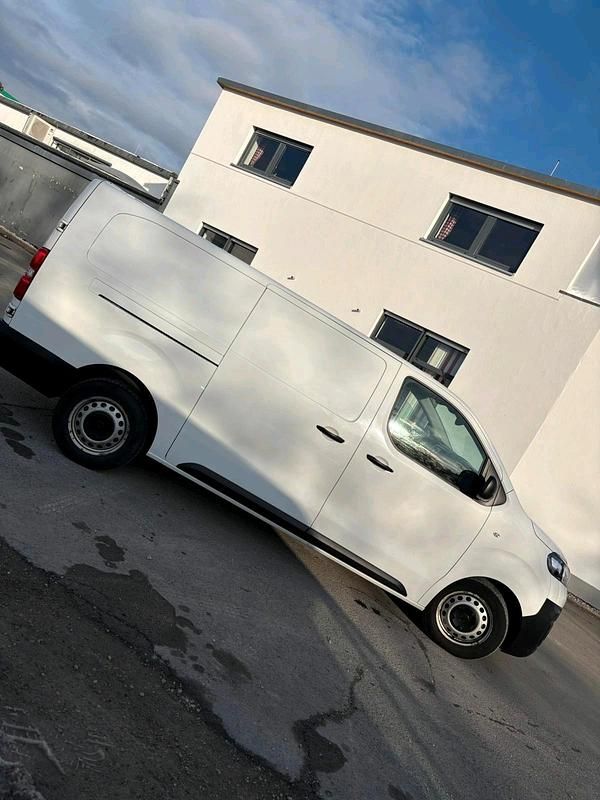 Gebraucht Opel Vivaro 144 PS (105 kW) 2022 Weiß Van / Kleinbus