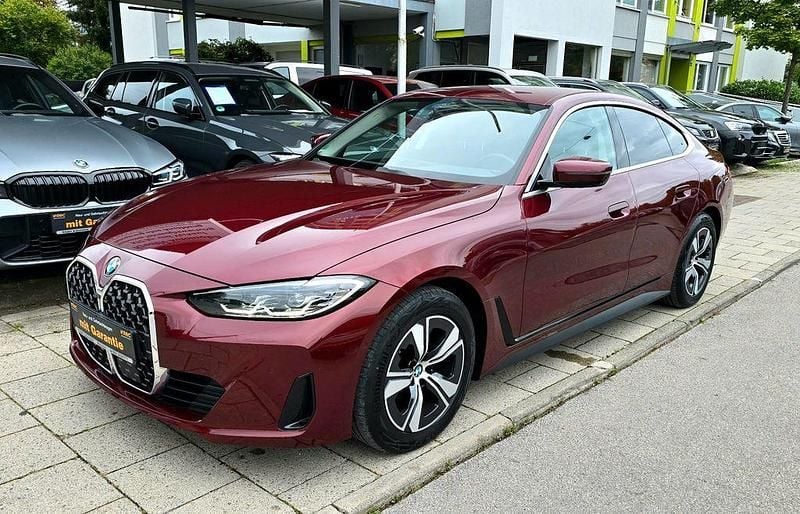 Violett Gebraucht 2024 BMW 420 Sport Line Limousine | 39.900 € (Superpreis) - Bild 1/4