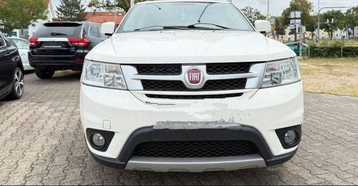Weiß Gebraucht 2015 Fiat Freemont SUV | 8.600 € (Fairer Preis) - Bild 1/4