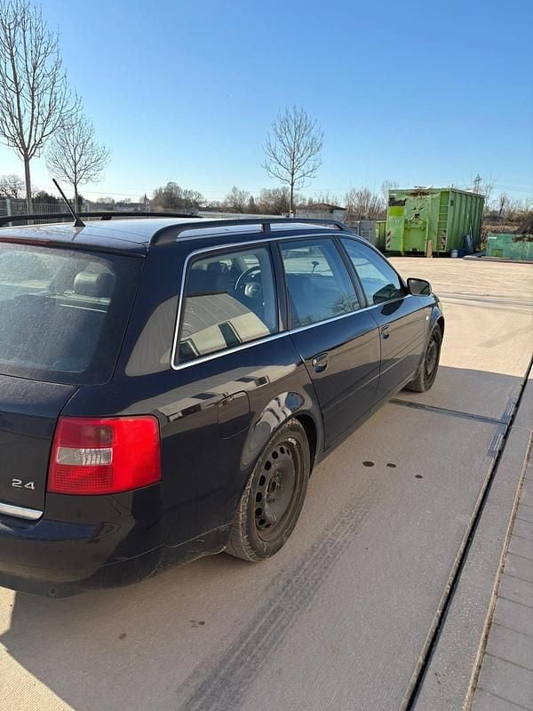Gebraucht Audi A6 170 PS (125 kW) 2004 Blau Kombi