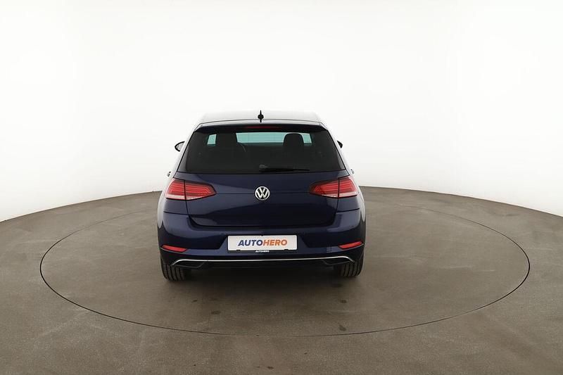 Gebraucht VW Golf VII Comfortline 2017 Blau Limousine