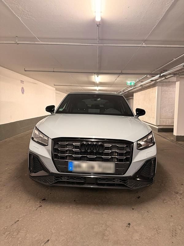 Gebraucht Audi Q2 Edition .1 190 PS (139 kW) 2022 Grau SUV