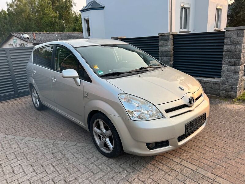 Silber Gebraucht 2007 Toyota Corolla Verso Sol Van / Kleinbus | 2.250 € (Superpreis) - Bild 1/4