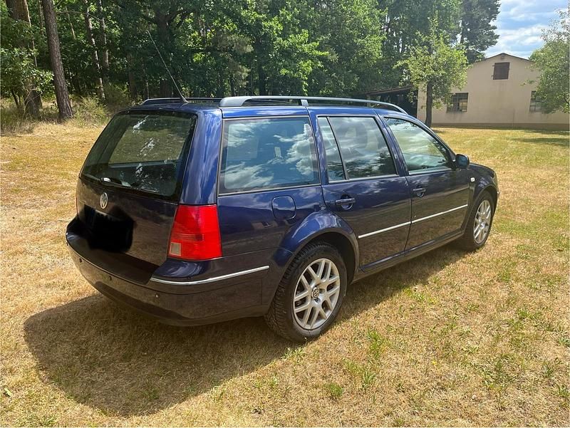 Usata VW Bora 115 CV (84 kW) 2002 Blu Station wagon
