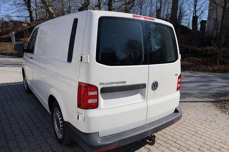 Gebraucht VW Transporter 102 PS (75 kW) 2018 Weiß Van