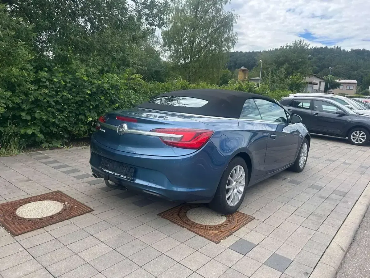 Gebraucht Opel Cascada Edition 140 PS (102 kW) 2015 Deep sky Cabrio