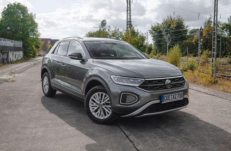 Gebraucht VW T-Roc Life 110 PS (80 kW) 2023 Grau SUV