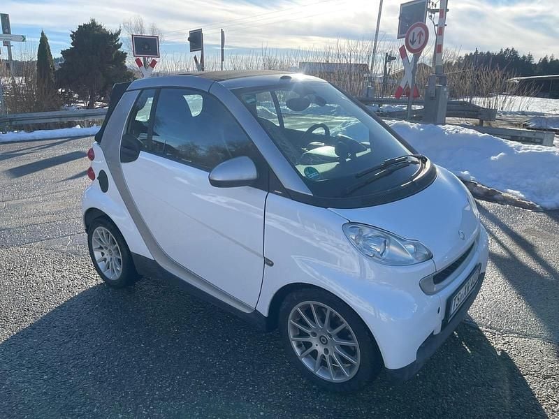 Weiß Gebraucht 2008 Smart ForTwo Cabrio Cabrio | 4.000 € - Bild 1/4