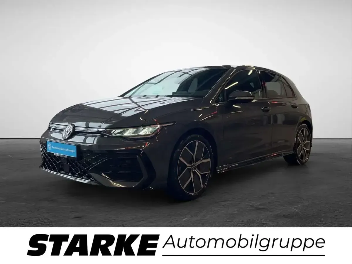 Gebraucht VW Golf VIII R-line 150 PS (110 kW) 2025 Grau (delfingrau metallic) Limousine