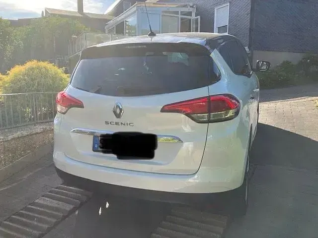Gebraucht Renault Scenic E-Tech Intens 132 PS (97 kW) 2017 Weiß Van / Kleinbus