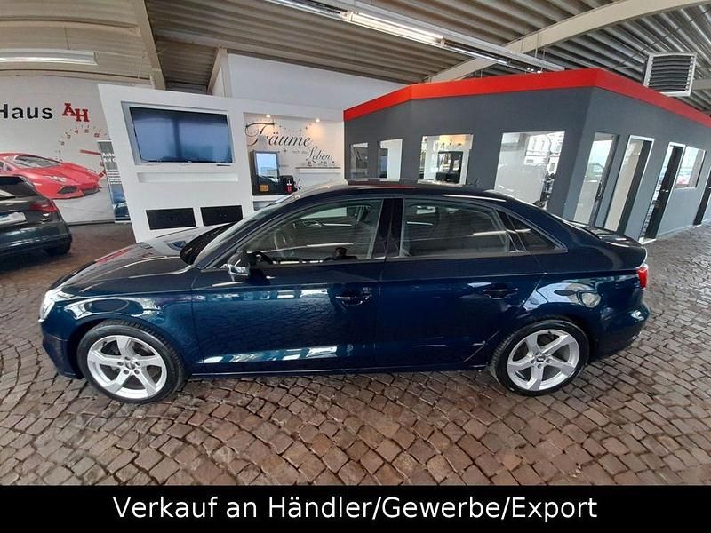Gebraucht Audi A3 Sport 150 PS (110 kW) 2019 Blau Limousine