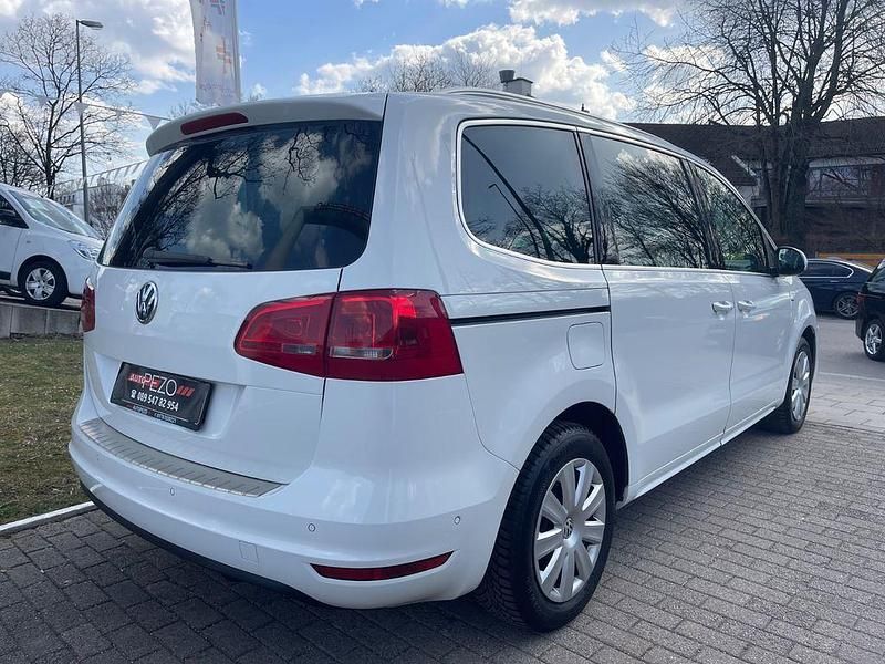 Gebraucht VW Sharan Cup 140 PS (102 kW) 2015 Weiß Van / Kleinbus