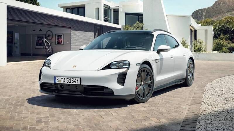Weiß Gebraucht 2023 Porsche Taycan GTS Sport Turismo Limousine | 79.900 € (Superpreis) - Bild 1/4