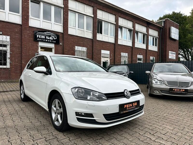 Weiß Gebraucht 2013 VW Golf VII Trendline Kleinwagen | 5.400 € (Guter Preis) - Bild 1/4