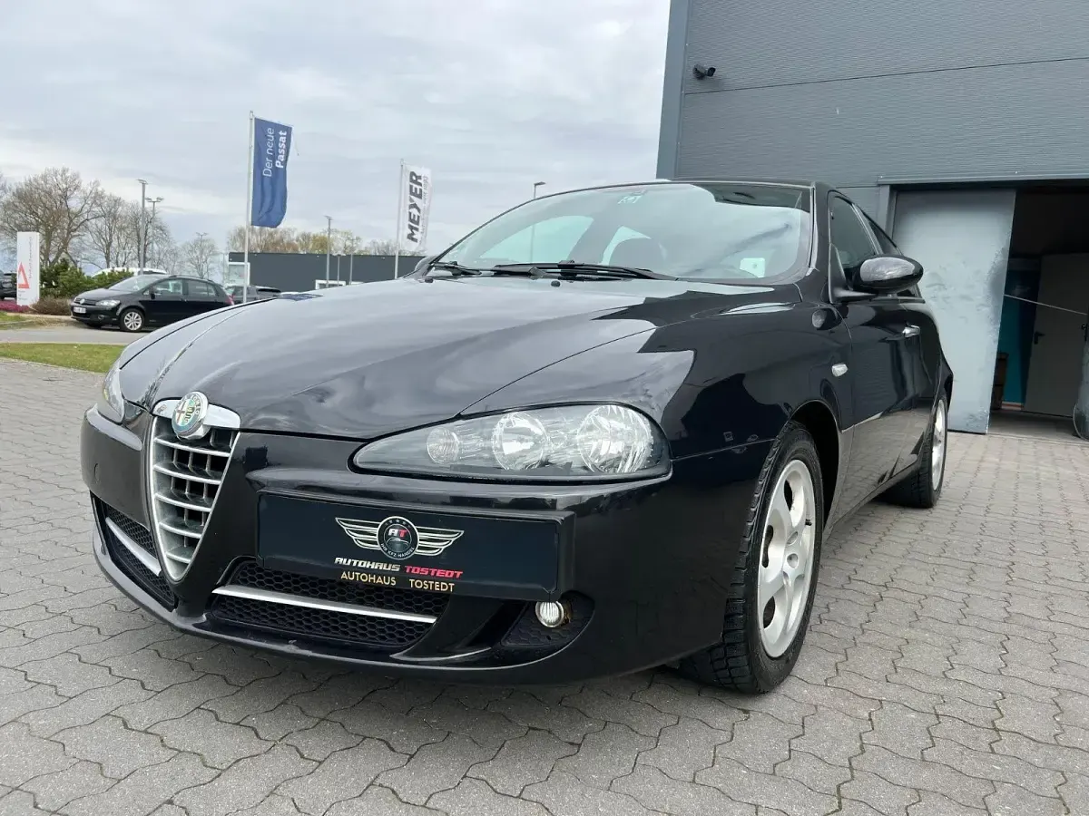 Gebraucht Alfa Romeo 147 105 PS (77 kW) 2009 Schwarz Kleinwagen