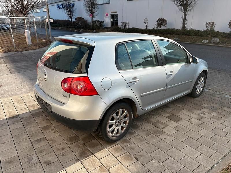 Gebraucht VW Golf IV 105 PS (77 kW) 2005 Silber Limousine