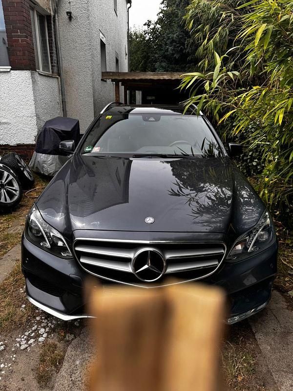Grau Gebraucht 2014 Mercedes E300 Style Kombi | 14.500 € (Guter Preis) - Bild 1/4