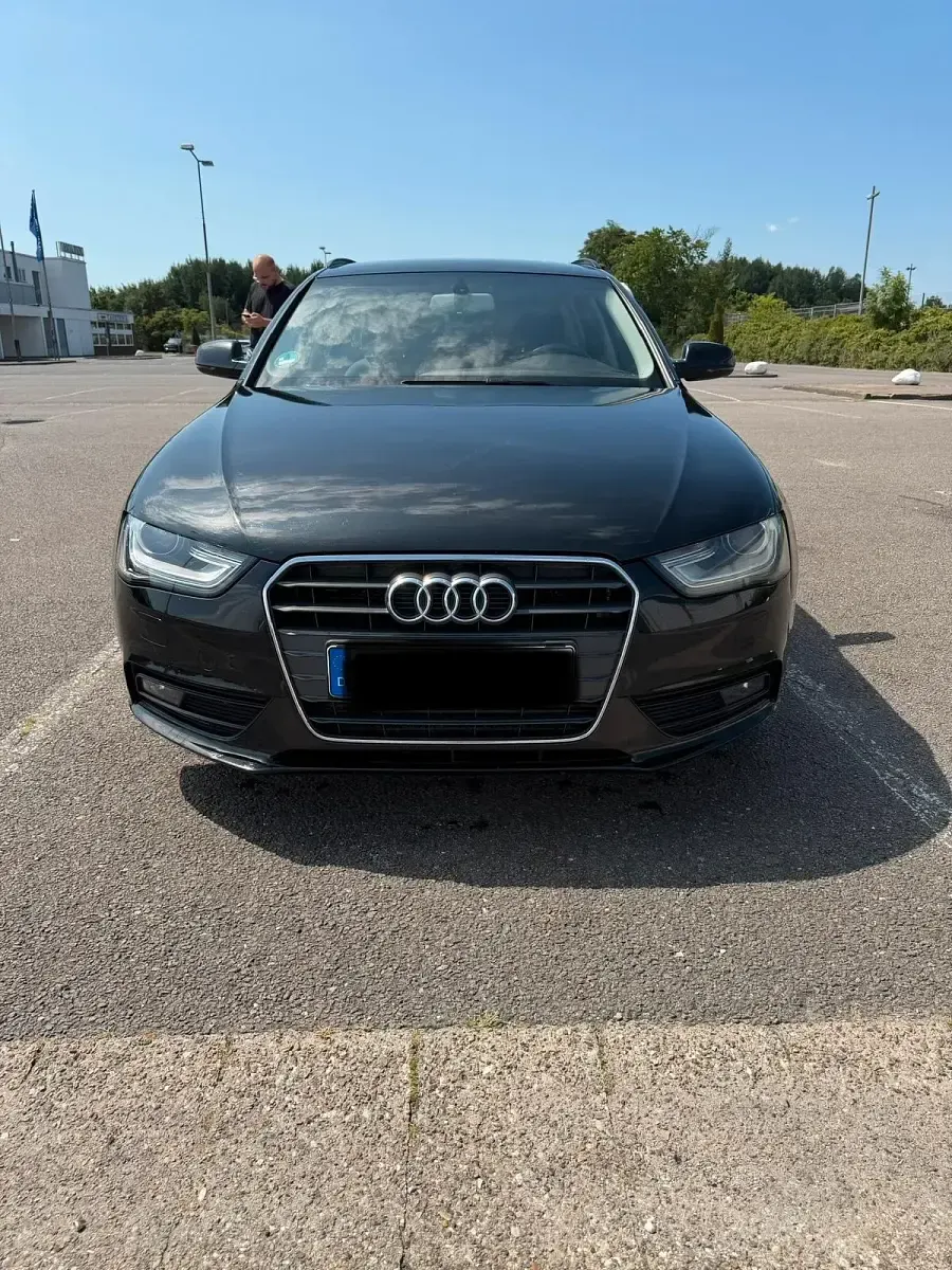 Gebraucht Audi A4 143 PS (105 kW) 2012 Schwarz Kombi
