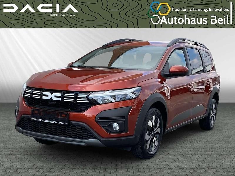 Neu Dacia Jogger Expression 110 PS (80 kW) 2025 Terracottabraun metallic Van / Kleinbus