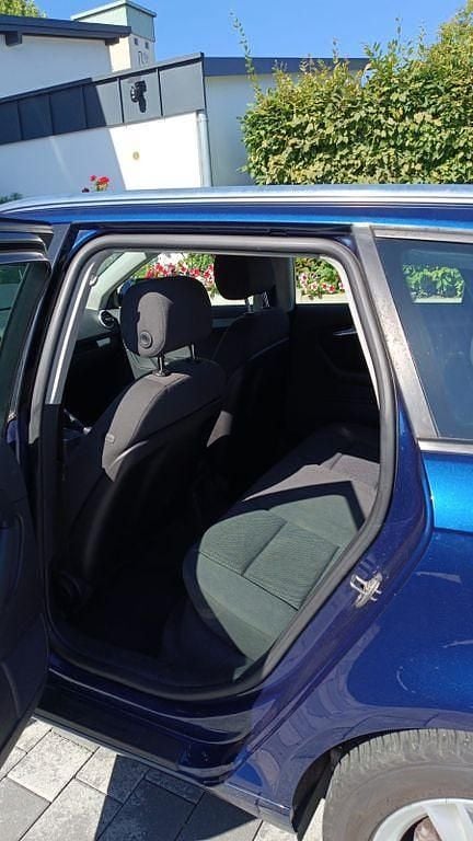 Gebraucht Audi A3 Ambiente 105 PS (77 kW) 2012 Blau Limousine