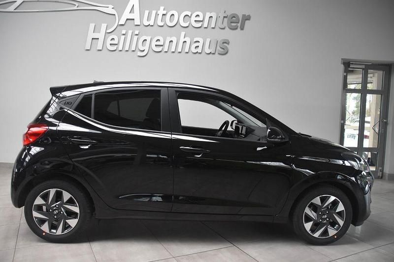 Neu Hyundai i10 Advanced 79 PS (58 kW) 2025 Schwarz Kleinwagen